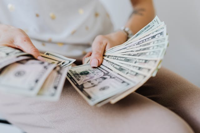 Calculating options to stop foreclosure and sell a house fast in Texas